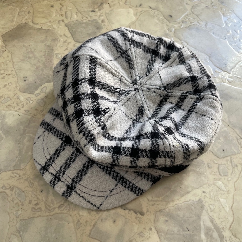 VTG Y2K Nine West Black White Check Cabbie Cap